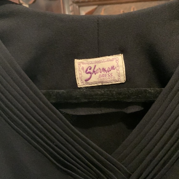 One of a kind, vintage Sherman black dress size 6 to 8 - Picture 2 of 16